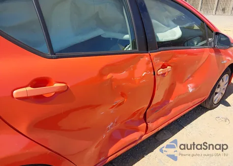 2013 Toyota Prius C from USA, damaged, VIN JTDKDTB33D1048047